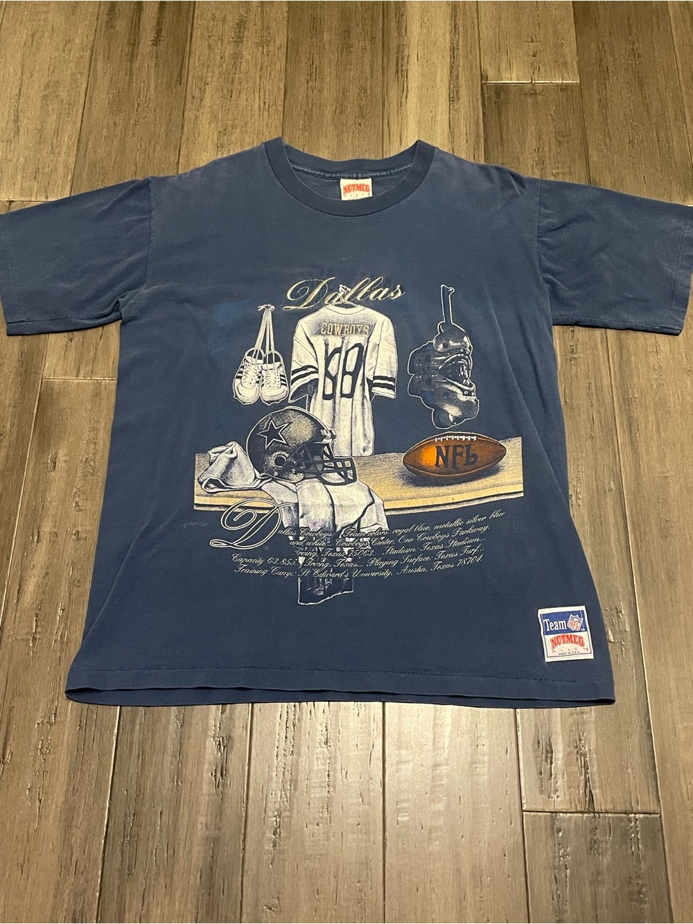 Vintage 90s Dallas Cowboys Nutmeg Mills NFL Locker Room Graphic T Shirt USA